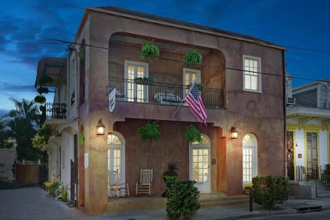 New Orleans Guest House Bed and Breakfast in French Quarter
