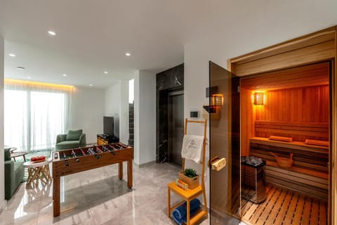 Game Room, Sauna, TV and multimedia, Kitchen or kitchenette