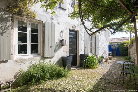 Patio, Facade/entrance, Garden