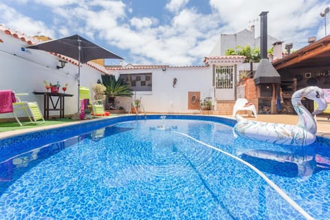 Casa Pilar con piscina Casa in Comarca Norte