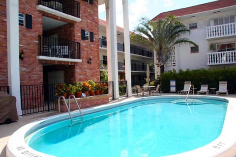 Large Lush Oasis Paradise by FLL Beach and Galleria - 2bd 2ba Eigentumswohnung in Fort Lauderdale
