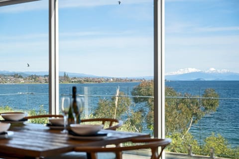 View (from property/room), Dining area, Lake view, Mountain view