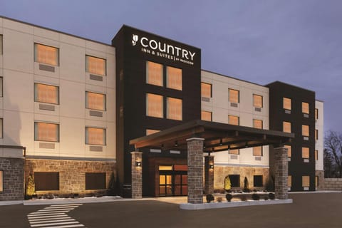 Country Inn & Suites by Radisson, Belleville, ON | Belleville ...