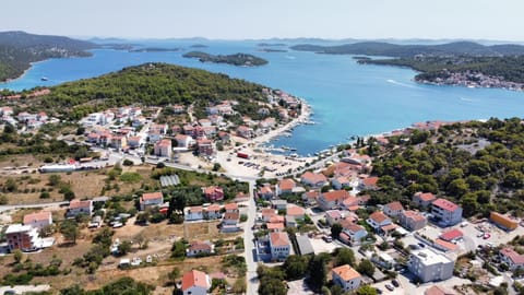 Villa Miggelangelo House in Tisno