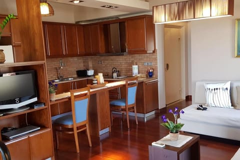 Dining area, Communal kitchen