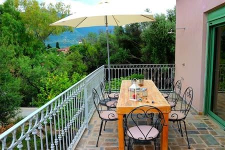 luxurious apartments Angelina Apartment in Karavomylos