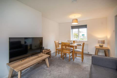 TV and multimedia, Living room, Dining area