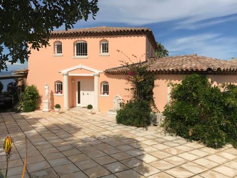 Villa Goonie Bed and Breakfast in Roquebrune-sur-Argens