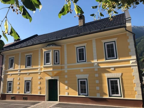 Property building, Facade/entrance