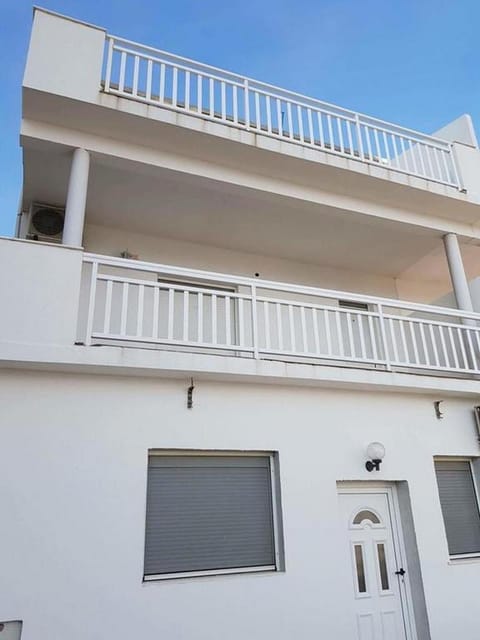 Apartments with a parking space Lokva Rogoznica, Omis - 17395 Condominio in Put Lokve