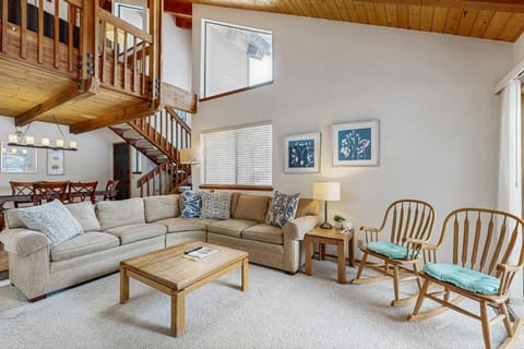 Sunriver Resort's Tennis Village 53 House in Sunriver