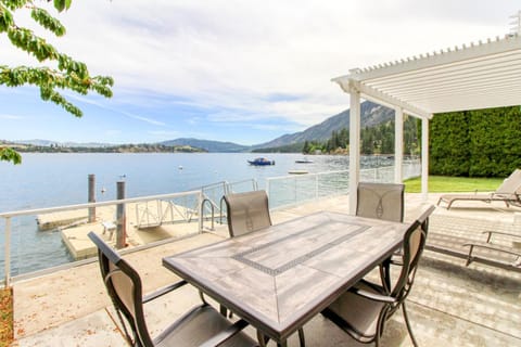 Lakefront Retreat House in Lake Entiat