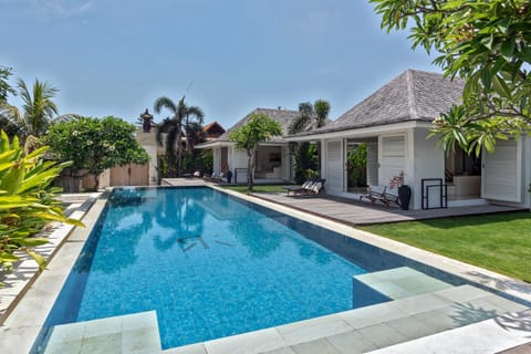Villa KaRein, Paddy View Villa, 5mins to Seseh Beach Chalet in Kediri