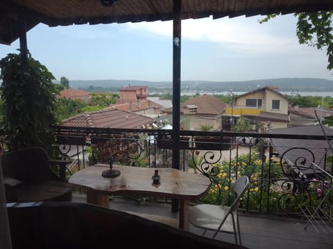 Guest House Amazonka Bed and Breakfast in Varna