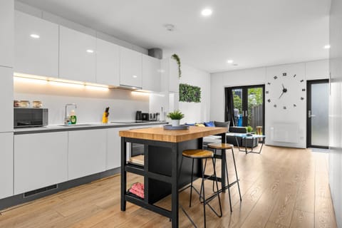 Kitchen or kitchenette, Dining area, dishwasher, stove, kitchen