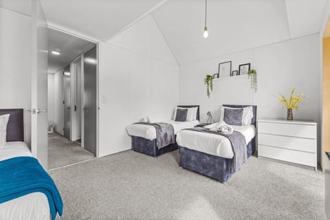 Bed, Photo of the whole room, Bedroom, towels, wardrobe