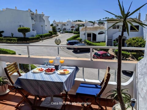 Neighbourhood, Balcony/Terrace, Dining area, Street view, Parking