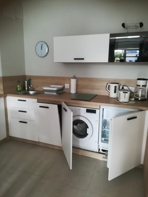 Kitchen or kitchenette, Communal kitchen