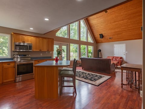 Kitchen or kitchenette, Living room