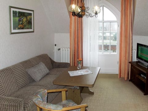 Apartment Am Park by Interhome Condo in Schwerin