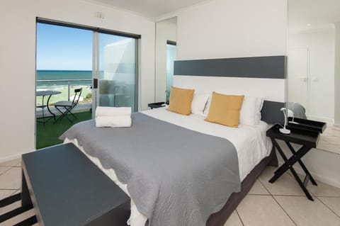 Bed, View (from property/room), Bedroom, Sea view