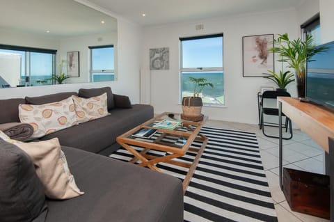 TV and multimedia, Living room, Sea view