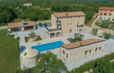 Luxury villa with a swimming pool Vodnjan, Fazana - 16867 Villa in Istria County