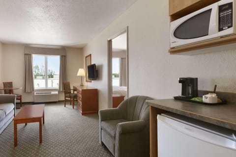 Days Inn & Suites by Wyndham Winkler Hotel in Manitoba