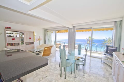 PROMENADE HOLIDAY - SEA FRONT PALATIN Condominio in Nice