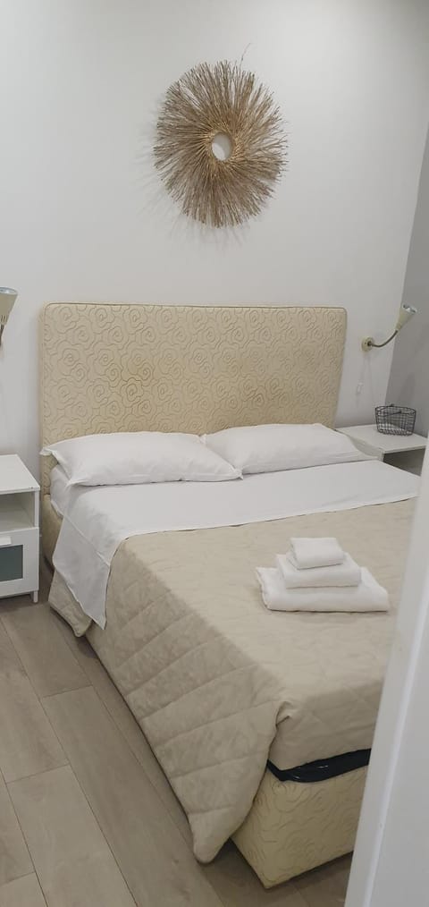 Little Rose guest house Bed and Breakfast in Fiumicino