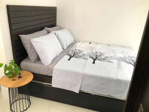 Cozy and Full Service Condo at the Heart of Bacolod Copropriété in Bacolod
