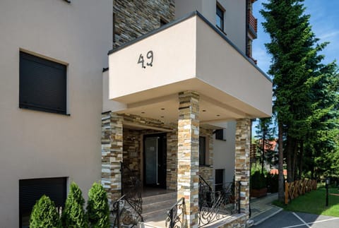 Luksuzni apartmani Eigentumswohnung in Zlatibor