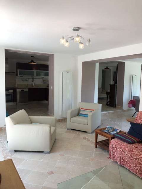 VILLA SOUVENIR House in Antibes