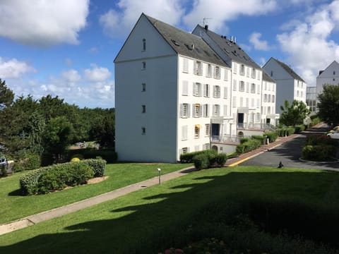 Property building, Street view