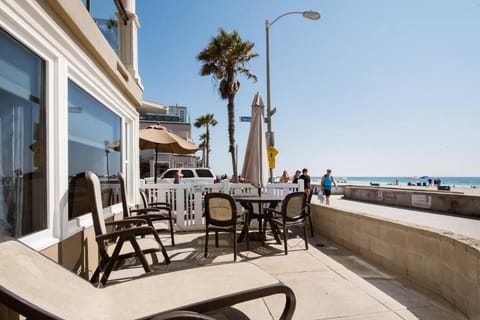 Luxury Penthouse with Elevator - Sleeps 10+ - Family Friendly Sun / Surf / Sand House in Mission Beach