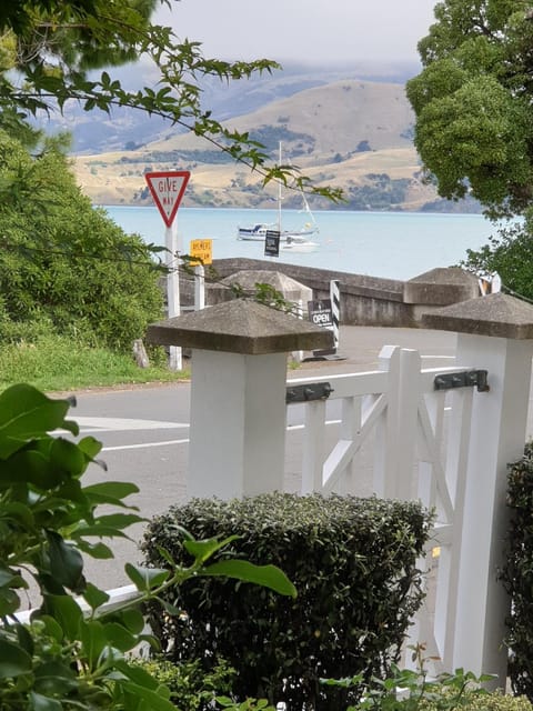 The Bruce Waterfront Apartments by AVI Apartment hotel in Akaroa