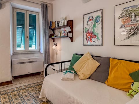 Seating area, Bedroom