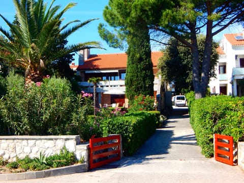 Property building, Garden
