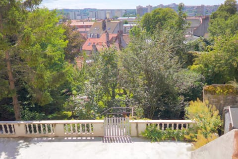 View (from property/room), City view, City view, Garden view, Garden view
