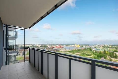 Balcony/Terrace, City view