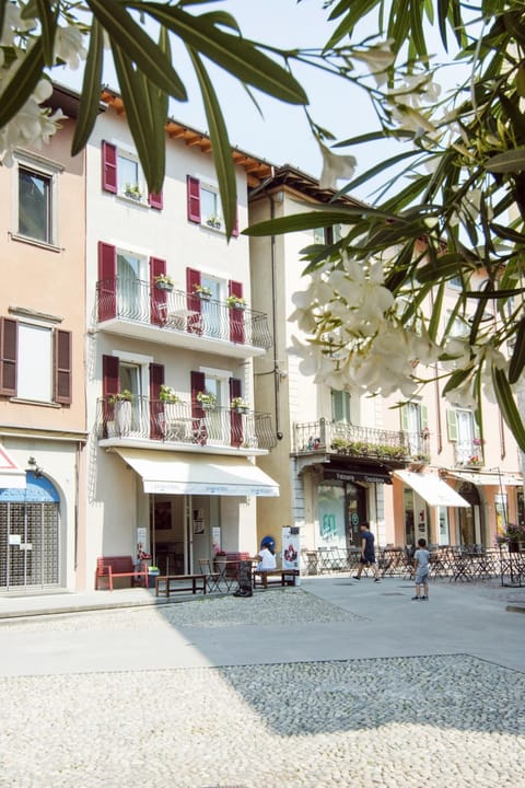 LA QUADRA SUITES - Central Apartments in Iseo Condo in Iseo