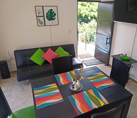 Apartamento en Eje Cafetero - piscinas y hermosa vista Apartment in Quindio, Colombia