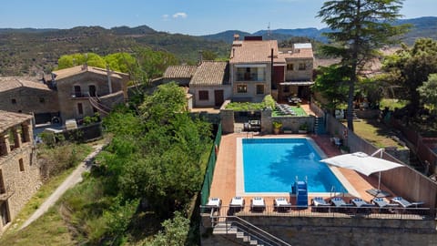 21 Sleeps Private Pool Villa & BBQ Near Barcelona Villa in Vallès Occidental