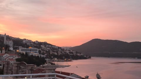 City view, Sea view, Sunrise