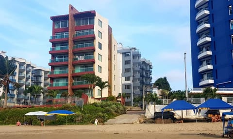 ARENA PLAZA DEPARTAMENTO PLAYA con vista al mar Condominio in Tonsupa
