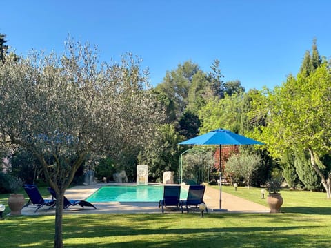 Domaine Au Coeur des Alpilles Bed and breakfast in Arles