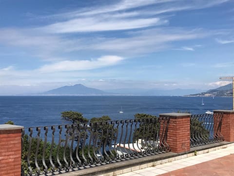 Property building, Balcony/Terrace, Sea view