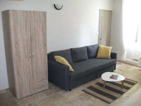 ST REMY DE PROVENCE PROCHE CENTRE VILLE - Parking privé Apartment in Saint-Remy-de-Provence