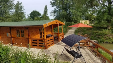 East Pool Cabin Chalet in West Lindsey District