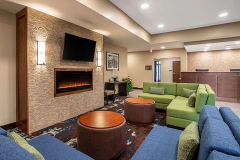 Comfort Inn and Suites Ames near ISU Campus Hotel in Ames